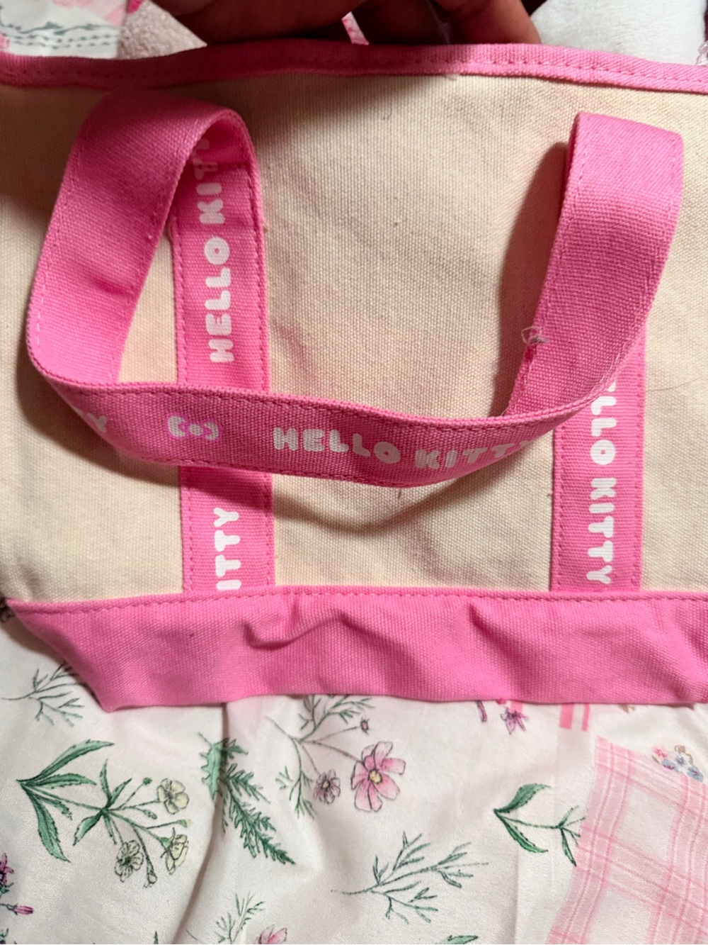 Hello Kitty Cream and Pink Canvas Tote Bag Duo - Picture 5 of 5